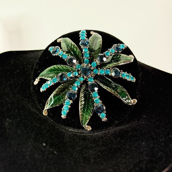 Vintage | Dark Blue Teal Dark Green Rhinestone Flower Brooch Pin - Picture 2 of 5